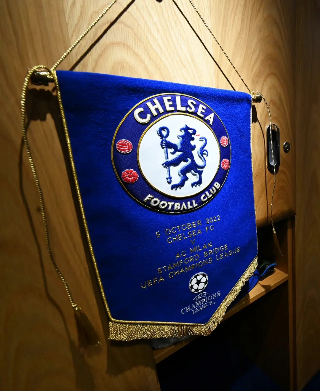 清晨欧超杯焦点战；AC米兰绝杀压哨；气氛紧张；医务组通报恢复 -澳门娱乐城